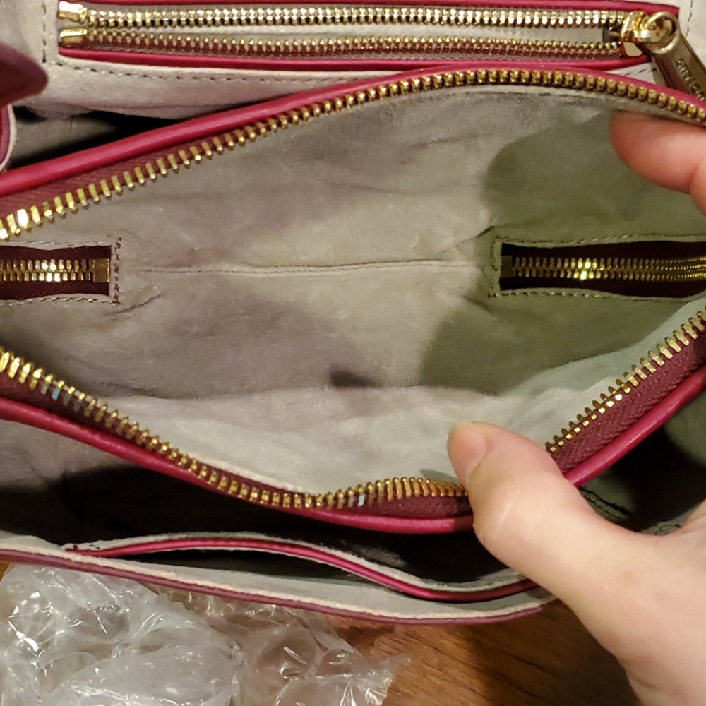 *SALE* Gryson maroon leather crossbody - Picture 9 of 13